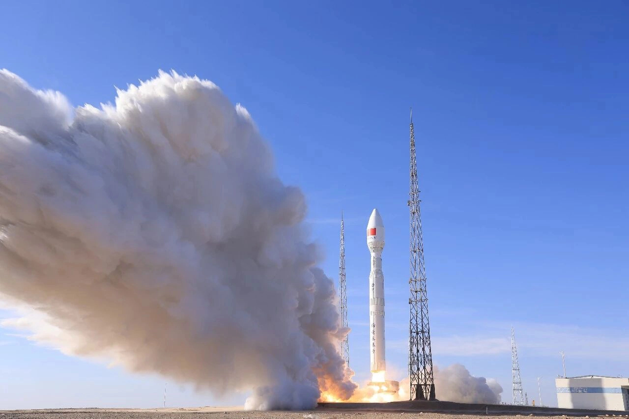 东坡之眼号（DP-15）卫星发射圆满成功
